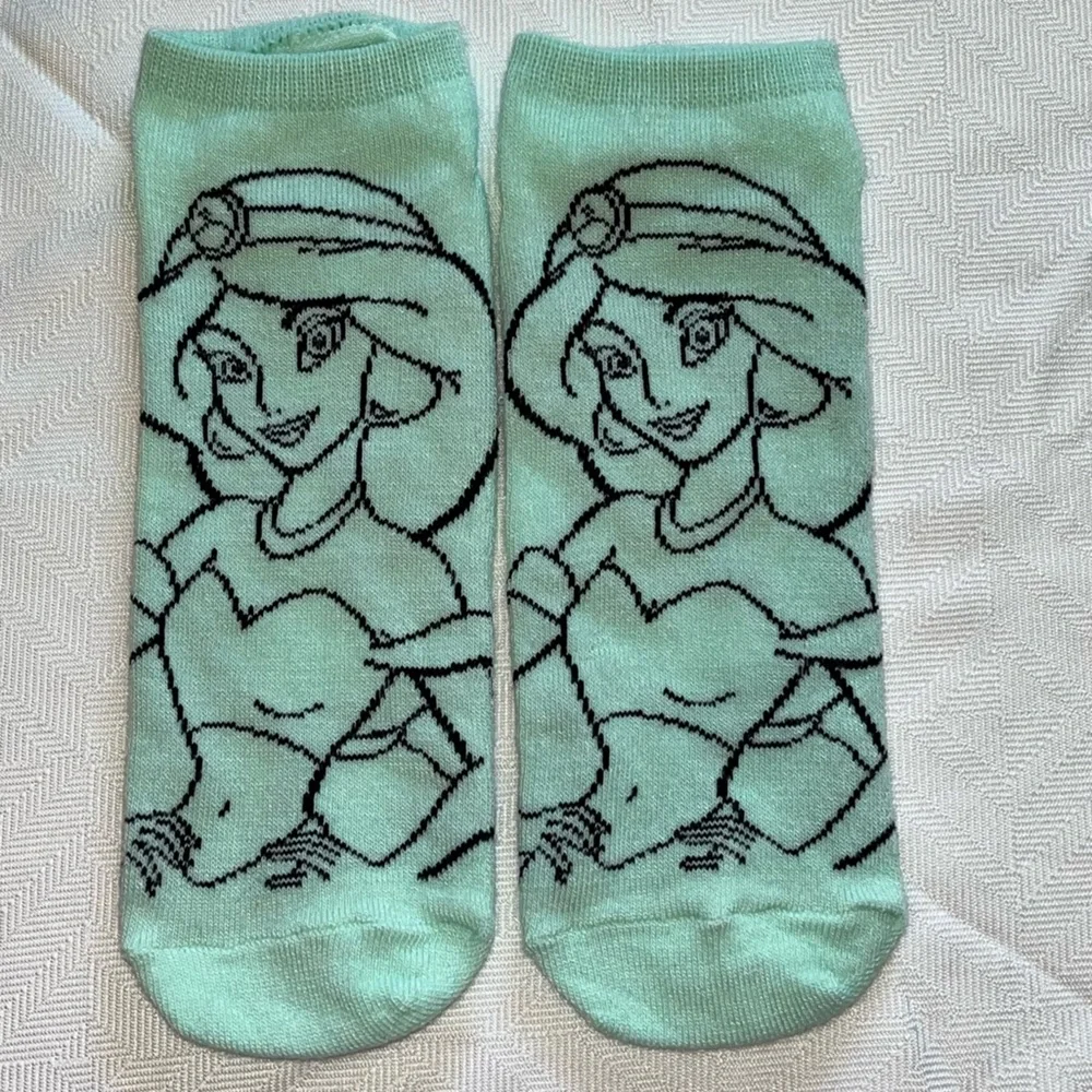 Disney Ankle Low Cut Socks 4 Pair New Without Tag Jasmine, Cinderella and Eeyore